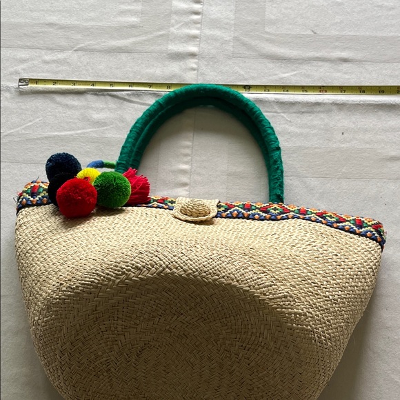 Colorful Woven Straw Shoulder Tote Bag Embellished With A Pom-Pom - Picture 8 of 8